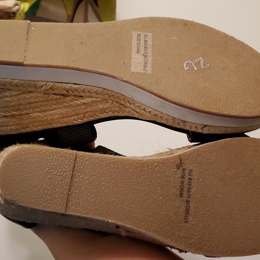 Sandals - Picture 6 of 7